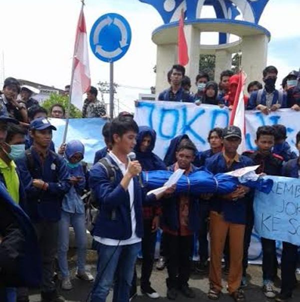 26Demo mahasiswa Bengkulu (doni).jpg